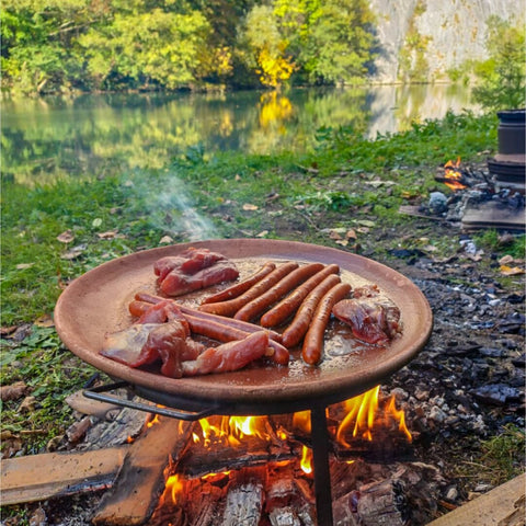 Bratpfanne aus Ton, handgefertigt in Zlakusa von den Original Braća Sunjevarić, erhältlich in verschiedenen Größen
